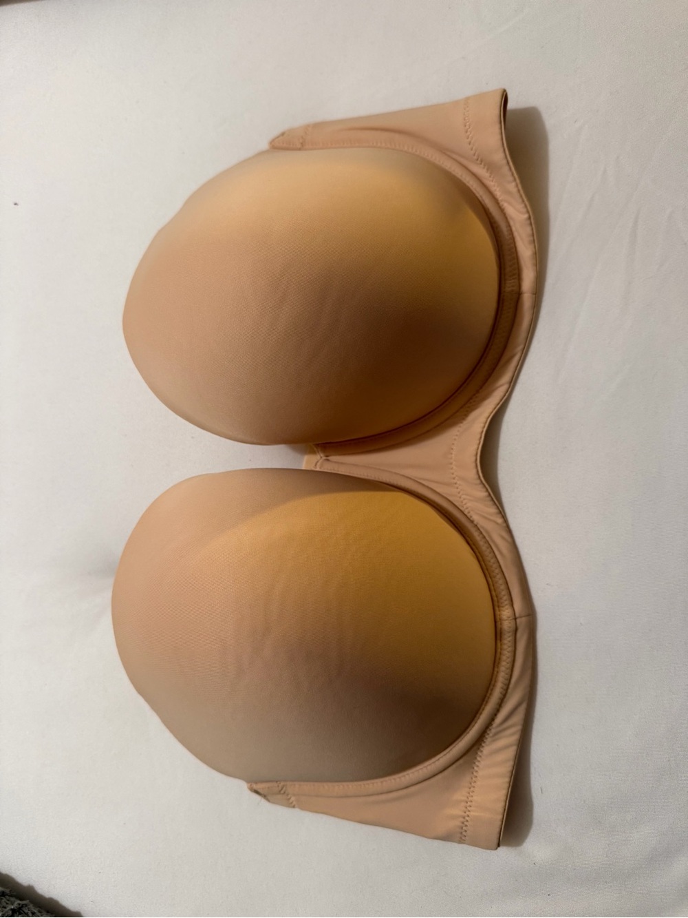 Seamless Strapless Bra in Nude